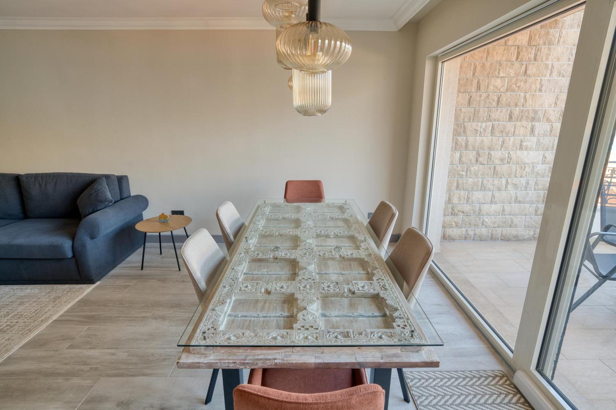 Luxurious 3-Bedroom Apartment By Mn Property Котор Екстериор снимка