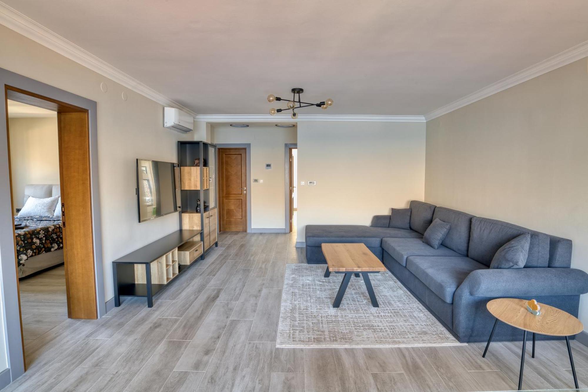 Luxurious 3-Bedroom Apartment By Mn Property Котор Екстериор снимка
