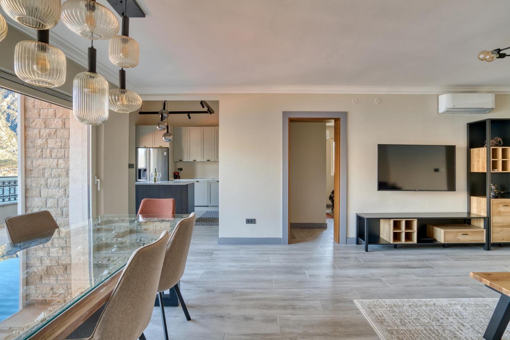 Luxurious 3-Bedroom Apartment By Mn Property Котор Екстериор снимка