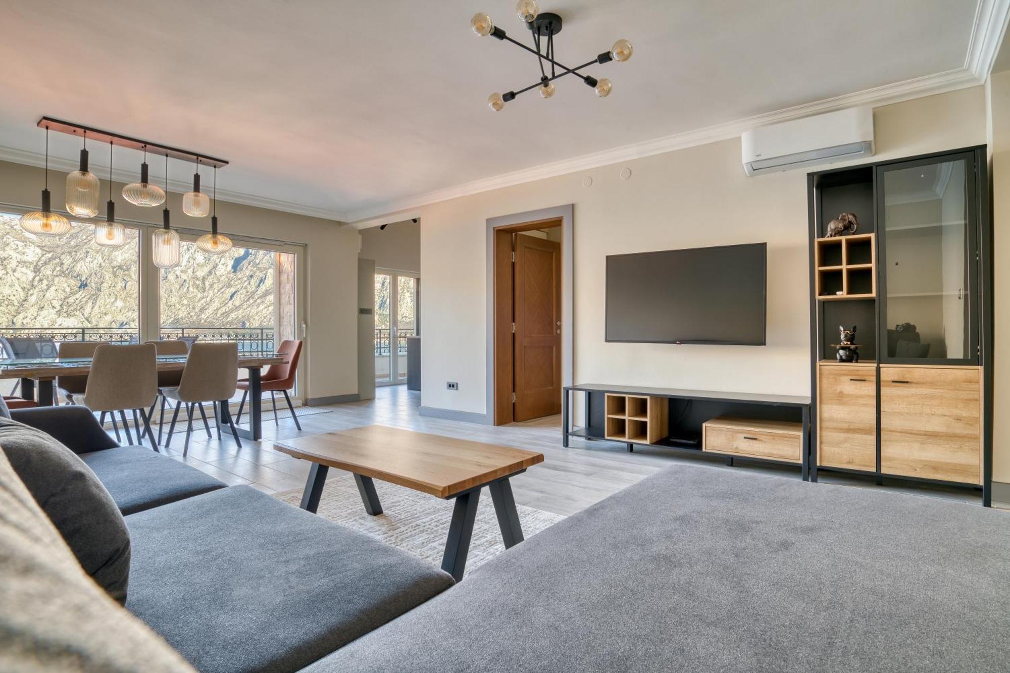 Luxurious 3-Bedroom Apartment By Mn Property Котор Екстериор снимка