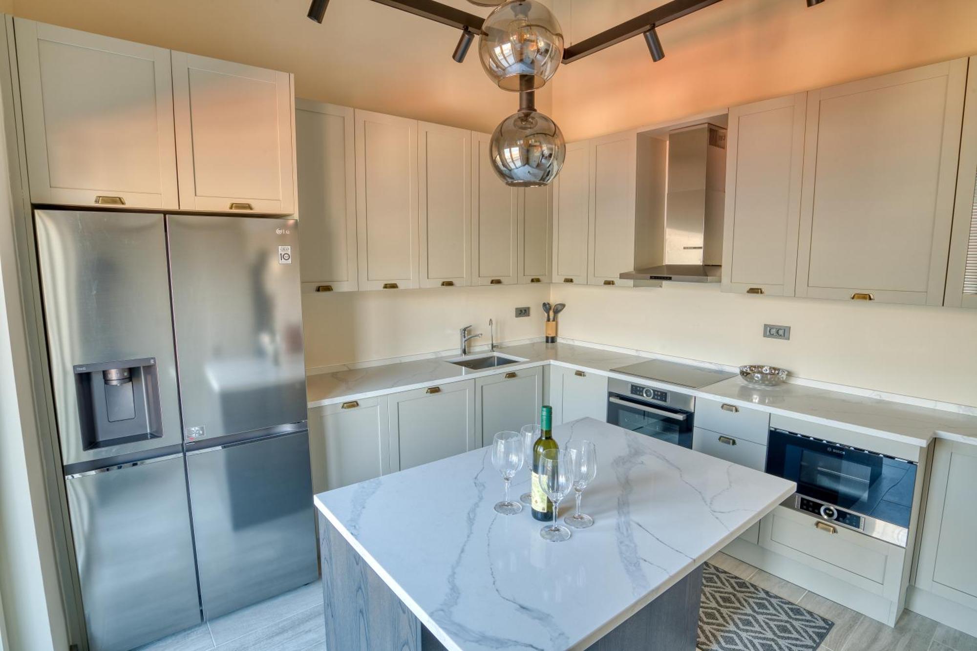 Luxurious 3-Bedroom Apartment By Mn Property Котор Екстериор снимка