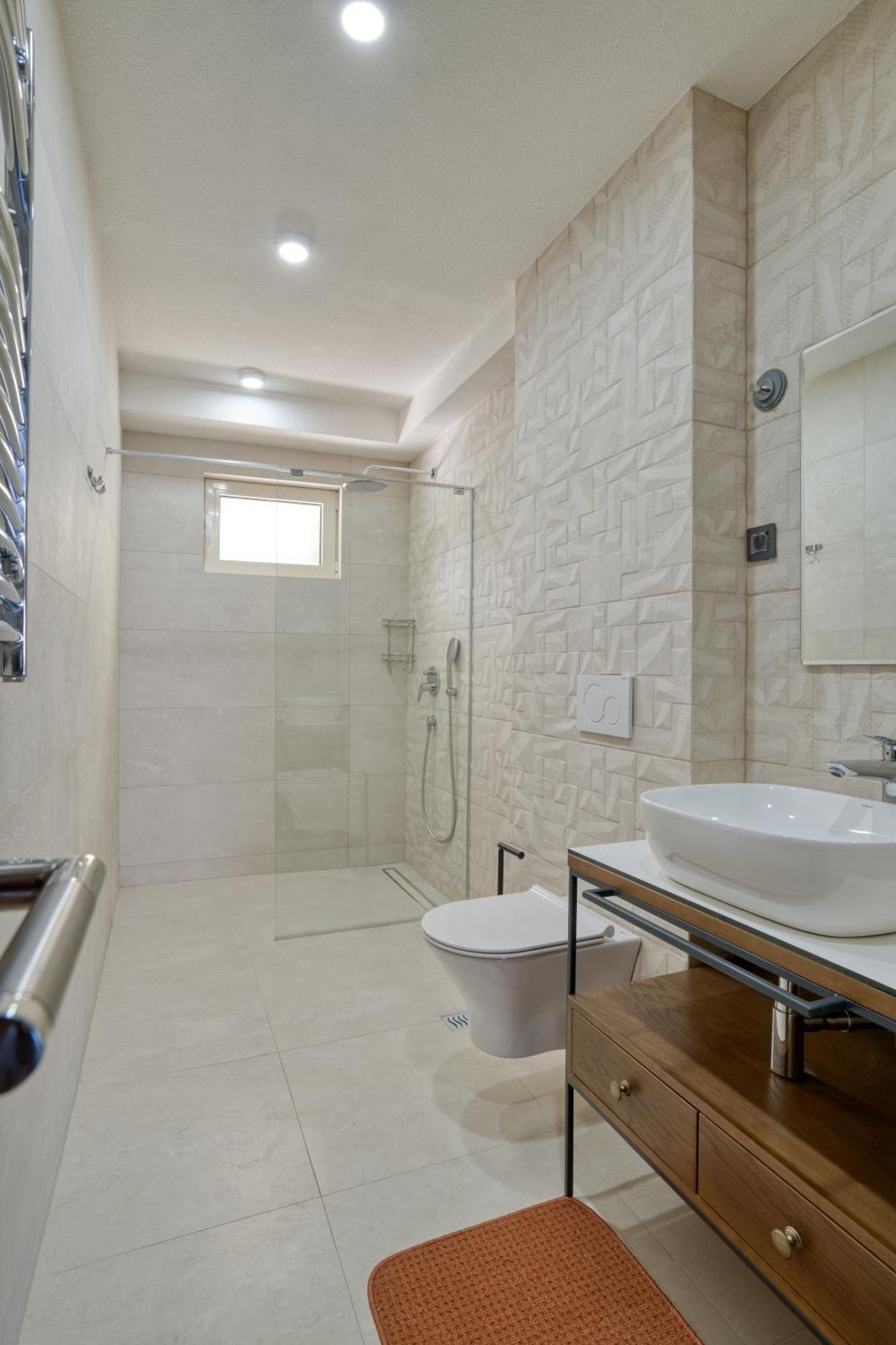 Luxurious 3-Bedroom Apartment By Mn Property Котор Екстериор снимка